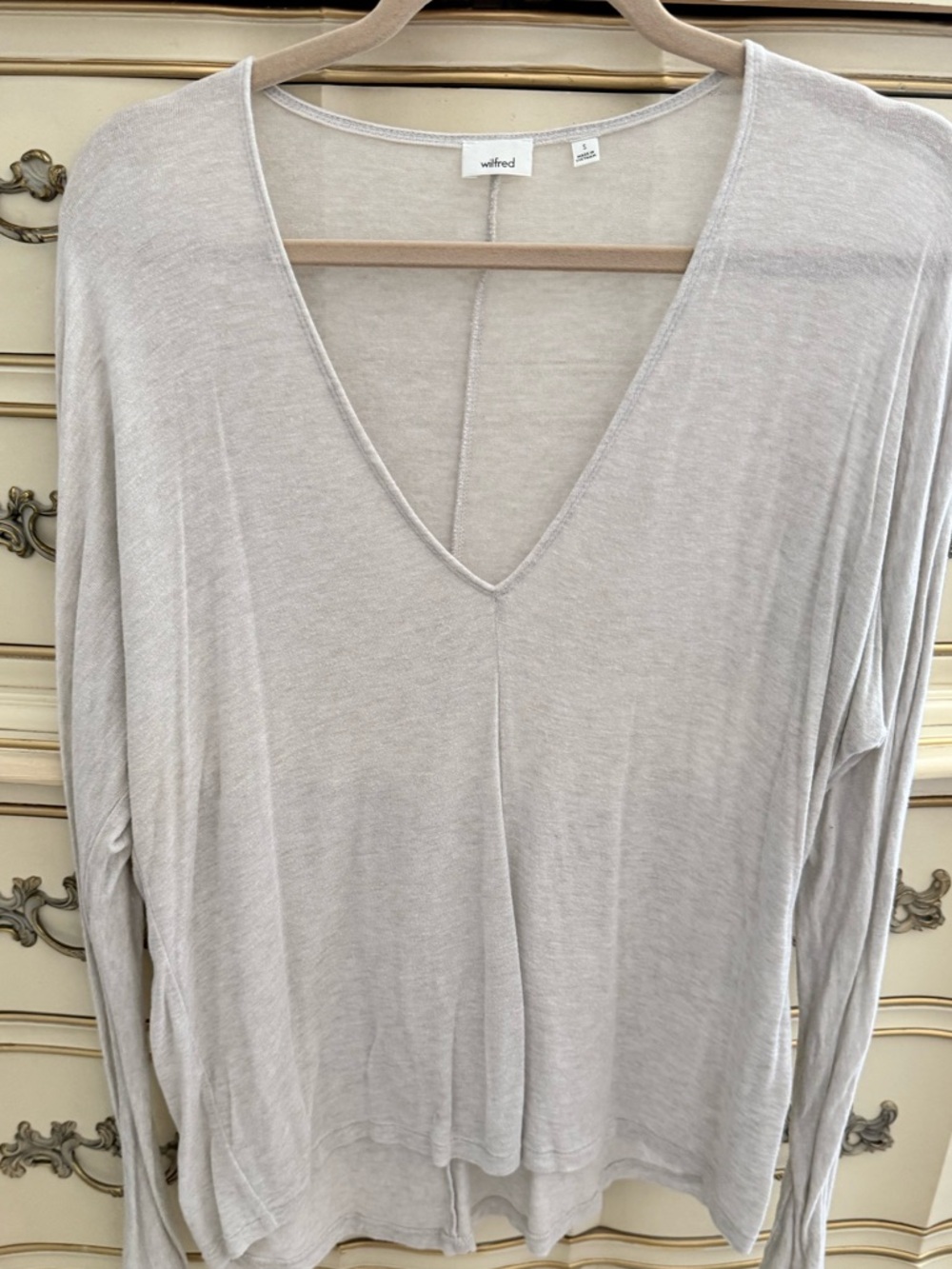 Wilfred Light Beige gray  V-Neck Long Sleeve Top Size Small